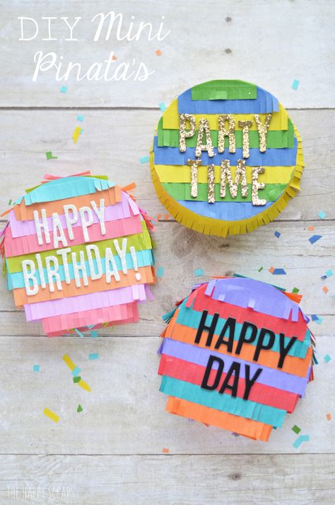 Pinatas Diy, Pinata Diy, Birthday Pinata, Piñata Ideas, Mini Pinatas, Diy Pinata, Idee Cricut, Pinata Party, Birthday Box