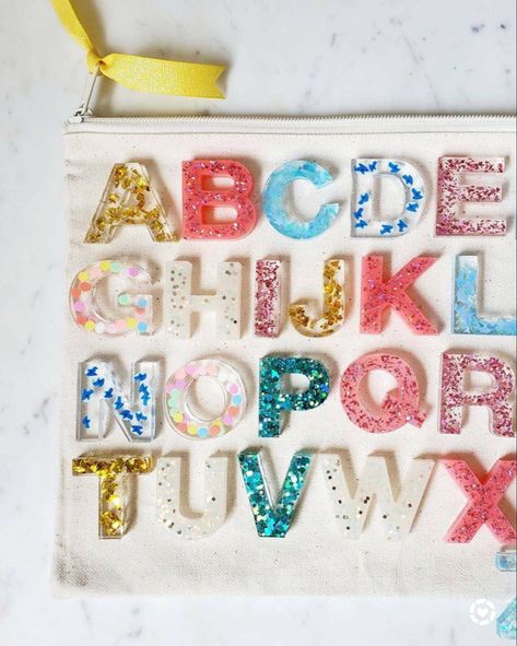 Resin Letters, Confetti Bars, Keychain Craft, Presents For Kids, Create Diy, Diy Keychain, Letter Set, Crafty Craft, Resin Diy