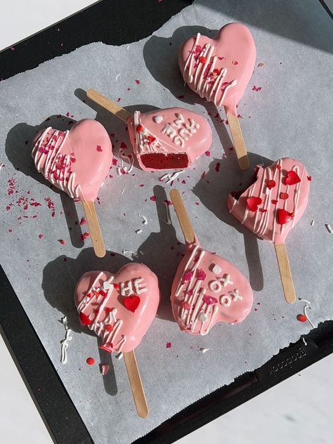 Red Velvet Cake Pops (Heart-shaped) | Dessert Recipe with Video Cake Pop Hearts, Cake Pop Mold Recipe, Bake Sale Valentines Day Ideas, Heart Cake Pops Valentines Day, Valentines Day Cake Pops Ideas, Valentines Cakepops Ideas, Valentine Cake Pops Bouquet, Valentine’s Cake Pops, Red Foods For Valentines