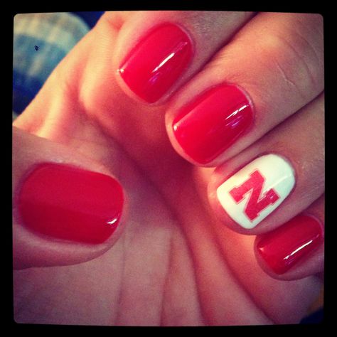 DIY Husker mani. Nebraska Nails Designs, Husker Nails Designs, Husker Nails, Sports Nails, Football Nails, Nebraska Football, Salon Nails, Manicure Ideas, Hair Skin Nails