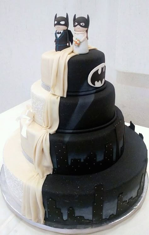 Batman Wedding Theme, Batman Wedding Cake, Batman Wedding Cakes, Batman Birthday Cakes, Cute Batman, Batman Wedding, Batman Love, Batman Gifts, Batman Theme