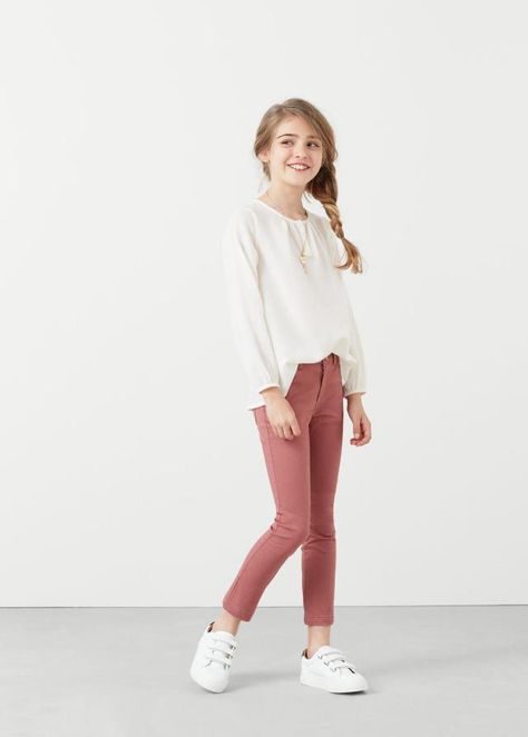 Kids may not love going back to school -- or for the older ones, shopping for clothes with their parents -- but they do care about looking trendy. Teens and younger children can start thinking about their first day outfits while it's still summer and older kids often stress about having enough stylish basics in their closets to carry them through the fall. Here's a round-up of the top 10 back-to-school jeans and denim trends for girls and boys this year. Back School Outfits, First Day Outfit, Jeans Trend, Best Casual Outfits, Teen Boy Outfits, Casual Outfits For Teens, Cute Outfits For School, Denim Trends, School Clothes