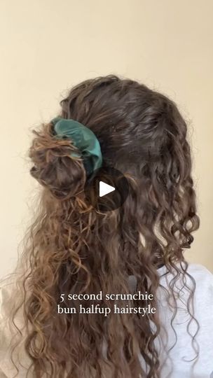 Curly Hair Bun Tutorial, Simple Hairstyle, Hairstyle Tutorials, Bun Hairstyle, Half Updo, Half Up Half Down Hair, Curly Hair Care, Half Up Hair, Pretty Hair