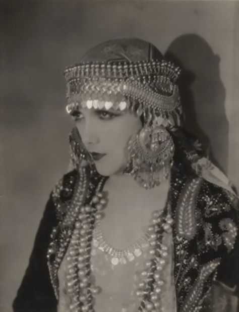 Bohemian History, Vamp Makeup, 20s Aesthetic, Ziegfeld Follies, Ziegfeld Girls, Ballet Russe, Silent Film Stars, Flapper Girl, Silent Movie