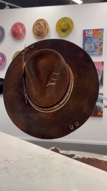 Hat Bands Diy Ideas, Cowboy Hats For Men, Summer Hat Style, Cowgirl Hats Western, Hat Burning, White Cowboy Hat, Custom Cowboy Hats, Cowboy Hat Bands, Mens Cowboy Hats