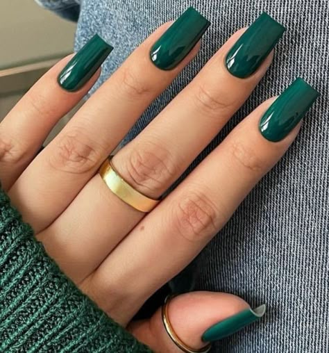 Matte Green Nails, Cowboy Nails, Emerald Nails, No Chip Nails, Green Acrylic Nails, Dark Green Nails, December Nails, Editing Photos, Nail Time