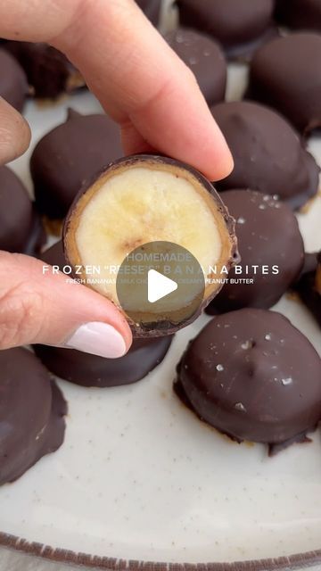 Snacks To Eat With Peanut Butter, Chocolate Peanut Butter Covered Bananas, Dark Chocolate Peanut Butter Banana Bites, Peanut Butter Dipped Bananas, Peanut Butter Chocolate Banana Bites, Banana Pb Chocolate Bites, Chocolate Peanut Butter Frozen Banana, Peanut Butter Covered Bananas, Frozen Chocolate Peanut Butter Bananas