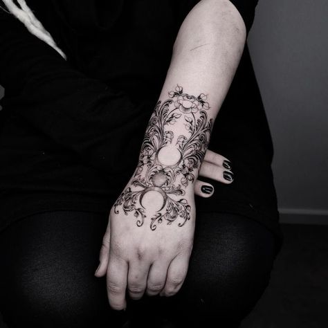 Blue Moon Tattoo, Ornate Tattoo, Baroque Tattoo, Black Sleeve Tattoo, Thumb Tattoos, Think Tattoo, Filigree Tattoo, Baroque Floral, Fantasy Tattoos