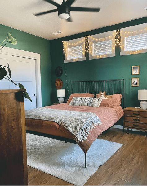 Emerald Green Bedroom Walls, Emerald Green Bedroom Ideas, Emerald Green Bedroom, Emerald Bedroom, Green Bedroom Paint, Emerald Green Bedrooms, Black Walls Bedroom, Green Bedroom Walls, Bedroom Board