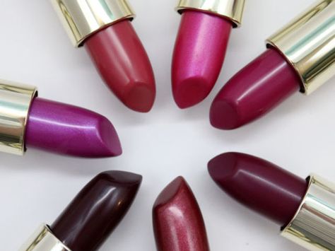 I got: Berry/Fuchsia/Plum colors! What Color Lipstick Suits Your Appearance? Milani Color Statement Lipstick, Nude Lipstick Shades, Plum Lipstick, Oil Free Makeup, Warm Skin Tone, Purple Lips, Color Lipstick, Natural Lipstick, Lots Of Makeup