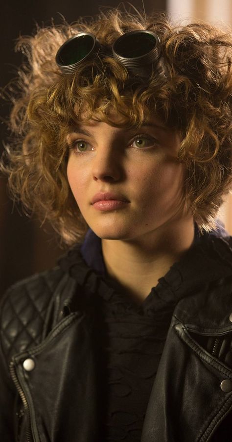 Pictures & Photos of Camren Bicondova - IMDb Cameron Bicondova, Selina Kyle Gotham, Camren Renee Bicondova, Carmen Bicondova, Selena Kyle, Bruce And Selina, Gotham Tv Series, Camren Bicondova, Gotham Tv