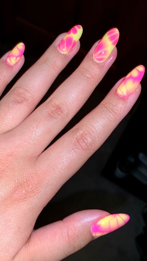 spring pink and yellow blooming gel nails Pink And Yellow Short Nails, Yellow Pink Nails Design, Pink Purple Yellow Nails, Neon Blooming Gel Nails, Yellow Pink Aura Nails, Alternating Color Nails, Yellow And Pink Aura Nails, Pink And Yellow Summer Nails, Summer Nails Blooming Gel