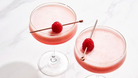 Clover Club Recipe | Epicurious Egg White Cocktails, Clover Club Cocktail, Clover Club, Dry Martini, Gin Drinks, White Cocktails, Raspberry Syrup, Lemon Raspberry, Pink Drinks