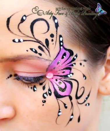 17 Creative Face Painting Ideas for Halloween and Birthdays Creative Face Painting, Carnaval Make-up, Adult Face Painting, Butterfly Face Paint, Halloween Makeup Look, Girl Face Painting, Halloween Hairstyles, Face Painting Inspiration, Butterfly Makeup