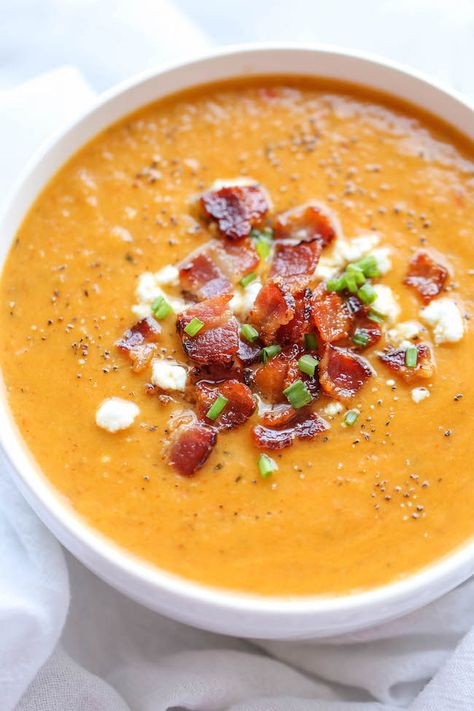 Butternut Squash And Bacon, Butternut Squash Bacon, Best Butternut Squash Soup, Butternut Squash Recipes Soup, Squash Soup Recipe, Bacon Soup, Roasted Butternut Squash Soup, Fall Soup Recipes, Fall Soups