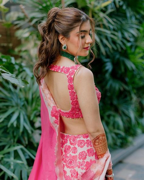 Gorgeous bride Srishti looks pretty in a pink lehenga for her sundowner mehendi 🩷 Swipe to see the beautiful Boho themed decor , ‘love story’ mehendi and closer look at the deets😍 Bride: @thecisterco Lehenga: @mishruofficial Mehendi Decor: @taraljadhav @doitup.today Evil eye cart: @rakhiwaleindia Mehendi Artist: @bridalmehndiqueen Photography @movieingmoments HMU @teamshradhaluthra #mehendi #pinklehenga #indianwedding #floral #mehendiceremony #wishnwed #mehndiceremony #mehandiceremony #me... Mishruofficial Lehenga, Makeup Looks Pink Dress, Pink Lehenga Bridal Look, Mehndi Outfit Ideas For Bride, Bride Mehndi Outfit, Outfits For Bridesmaid, Lehenga Bridal Look, Haldi Outfit For Bride, Bridal Boutique Interior