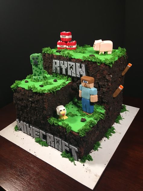 Minecraft Cake Without Fondant, Minecraft Creeper Birthday Cake, Minecraft Roblox Cake, Minecraft Themed Cake, Minecraft Fondant Cake, Mind Craft Cakes For Boys, Steve Minecraft Cake, Minecraft Cakes Ideas, Minecraft Birthday Cupcakes