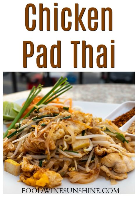 Pad Thai Recipe Chicken, Best Chicken Pad Thai Recipe, Chicken Pad Thai Recipe, Thai Food Dishes, Thai Chicken Recipes, Korean Beef Recipes, Chicken Pad Thai, Thai Recipe, Pad Thai Recipe