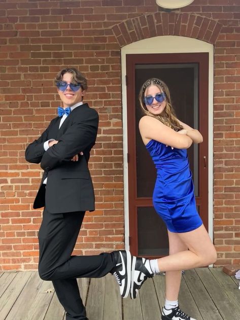 https://www.julyprom.com/products/strapless-royal-blue-short-homecoming-dress-j4076 Hoco Poses With Boy Best Friend, Hoco Pictures Poses, Homecoming Poses Couples, Cute Hoco Poses With Boyfriend, Homecoming Photoshoot Best Friends, Funny Prom Poses Friends, Cute Couple Hoco Pictures, Hoco Pics Couple Funny, Dance Poses Couple