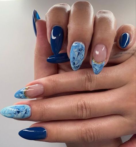 Sky Blue Marble Nails, Marble Blue Nails, Sea Inspired Nails, Colorful Marble Nails, Blue Marble Nails, Blue Gold Nails, Ocean Nails, Nails Marble, Beachy Nails