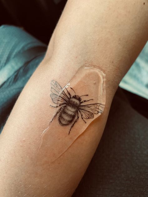 Bee Tattoo Wrist, Bumblebee Tattoo, Bee Tattoo Ideas, Bee Tattoos, Bumble Bee Tattoo, Tattoo Wrist, Bee Tattoo, Dainty Tattoos, Dope Tattoos