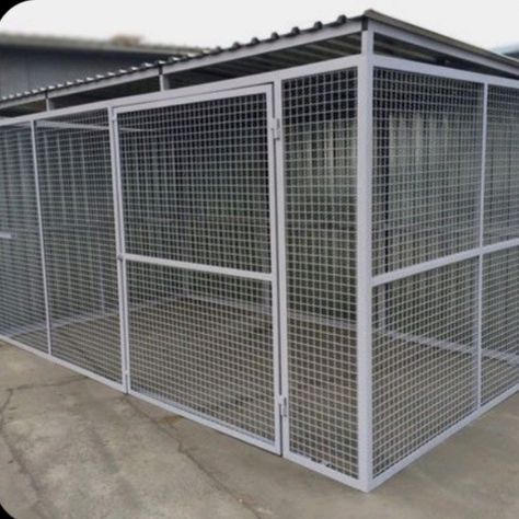 Dog Kennel Chicken Coop, Outdoor Dog House Ideas, Kennel Chicken Coop, Outdoor Dog Houses, Dog Kennel Ideas Outdoor, Dog House Ideas, Dog Kennel Ideas, Dog Kennel And Run, Kennel Ideas Outdoor