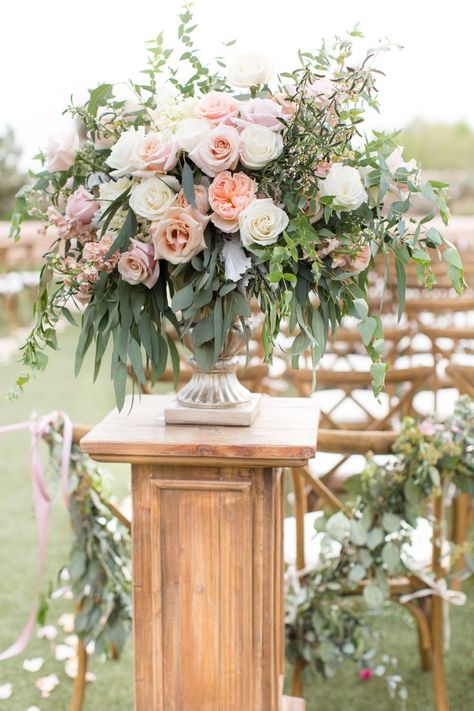 Gorgeous blush and white ceremony aisle decor with lush greenery. This stunning bouquet features blush roses, astilbe, white garden roses, and dinner plate dahlia. Four Seasons Scottsdale wedding with gorgeous wood and floral alter. Photographed by wedding photographers Amy and Jordan Demos, designed by Some Like it Classic and Lux Florist Alter Flowers, Garden Rose Bouquet, Church Wedding Decorations, Scottsdale Wedding, Wedding Church, Church Flowers, Wedding Ceremony Flowers, Diy Wedding Flowers, Theme Color