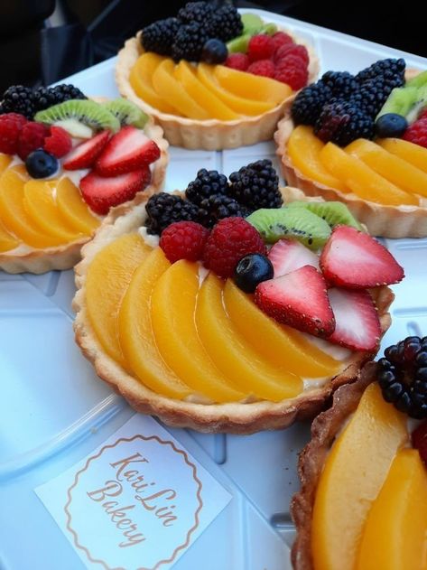 Mini Tart Recipes, Fruit Tart Recipe, Fruit Tarts, Tart Dessert, Fancy Desserts, Fruit Tart, Tart Recipes, Food Platters, Mini Desserts