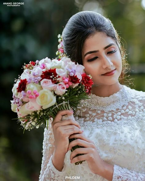 Christen Wedding Dress, Christian Wedding Bride Poses, Christian Bride Poses, Christian Poses, Wedding Photography Poses Bridal Party, Marriage Poses, Christian Wedding Gowns, Church Wedding Photography, Marriage Pictures