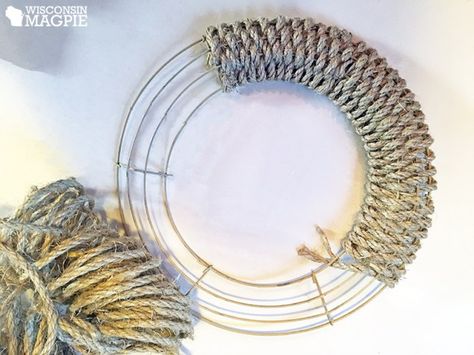 wrapping sisal rope around wreath frame Diy Rope Design, Woven Wreath, Rope Wreath Diy, Metal Wreath Frame, Rope Diy, Funky Junk Interiors, Rope Wrapped, Sisal Rope, Wire Wreath