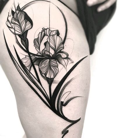 By #FrankCarrilho #flowers #floral #blackwork #linework Deco Tattoo, Iris Flower Tattoo, Art Deco Tattoo, Art Nouveau Tattoo, Iris Tattoo, Nouveau Tattoo, Floral Thigh Tattoos, Parties Du Corps, Tattoo Feminina