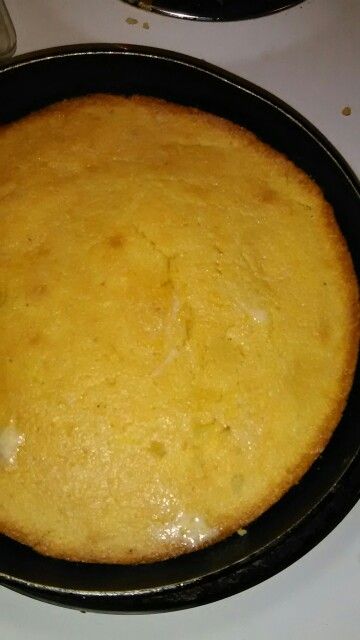 No Eggs No Milk Buttery Cornbread Delicious No egg cornbread using 4 simple ingredients 1 box of jiffy corn bread mix 3/4 Melted butter 3 table spoons of water 3 teaspoons of sugar and 4 tablespoons of sour cream Mix will should be kind of thick not loose bake on 400 degrees for 12 mins after i took it out the oven i added just a little butter on top Food by Princess Low Sodium Cornbread Recipe, Low Sodium Desserts, Sodium Free Recipes, Low Sodium Bread, Batter Bread, Low Sodium Recipes Heart, Salt Free Recipes, Heart Healthy Recipes Low Sodium, Low Salt Recipes