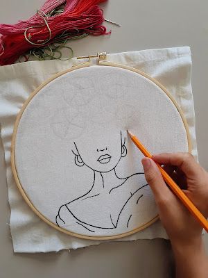 Bridal Embroidery Hoop, Hoop Art Embroidery Wedding, Line Art Tutorial, Embroidery Hoop Couple Art, Hoop Embroidery Couple Pattern, Embroidery Dress Diy, Opal Crown, Cabelo Black, Hoops Embroidery