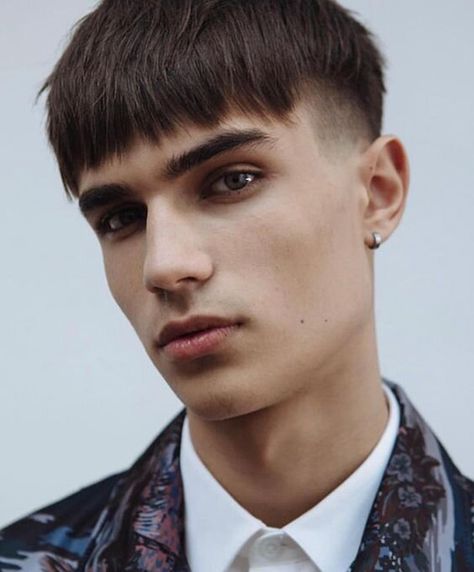 What Haircut Should I Get, Hipster Haircuts For Men, Hipster Haircut, Bowl Haircuts, Hipster Hairstyles, Crop Haircut, Campaign Shoot, Mens Hairstyles Medium, Stylish Short Haircuts