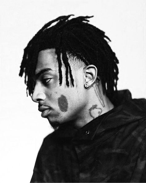 Carti Black And White, Playboi Carti Black And White, Playlist Wallpaper, Young Al Pacino, Hip Hop Images, 2018 Style, Dark Skin Men, Abstract Wallpaper Design, Rap Aesthetic