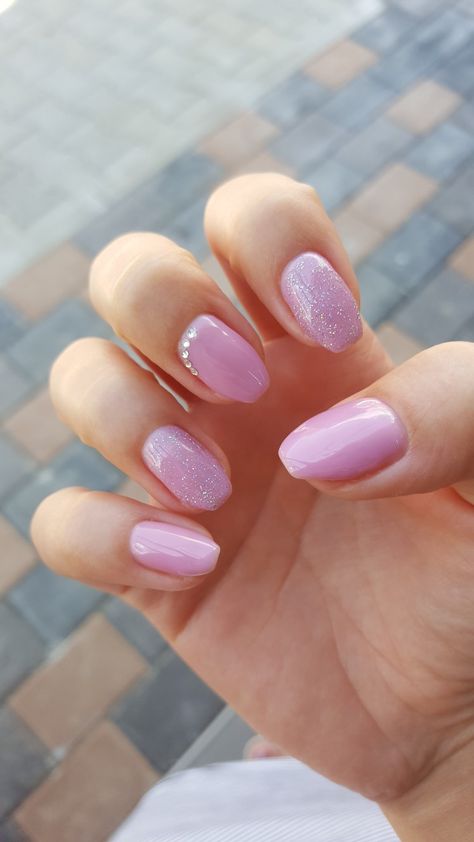 Soft Pink Nails With Glitter Accent, Glitter Ballerina Nails, Cotton Candy Pink Nails, Short Nails Shellac, Short Sparkly Nails, Glittery Pink Nails, Nails Baby Pink, Summer Holiday Nails, Pink Holographic Nails