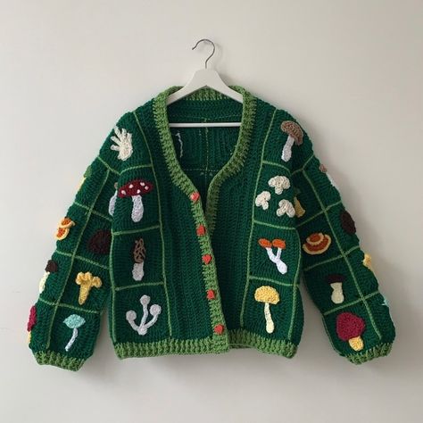 Lucas on Instagram: “🍄Mushroom Cradigan!!🍄 its not for sale!!!! This might actually be my favorite thing ive made ever . . . #cardigan #sweater #crochet…” Crochet Kids Sweater, Mushroom Clothes, Mushroom Cardigan, Fun Sweaters, Crochet Mushroom, Cardigan Design, Sweater Crochet, Green Sweater, Crochet Cardigan