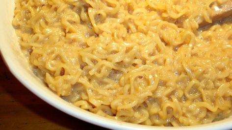 A really special friend shared this recipe with me several years ago. It was his trick for dressing up those inexpensive noodles for his kids, and I think it is very good. This is great on its own as a quick meal, but can be an easy side for many dishes. We prefer the chicken or beef flavored noodles for this. Creamy Ramen Noodles, Creamy Ramen, Ramen Noodle Recipes Easy, Budget Food, Frugal Food, Grain Recipes, Noodle Recipes Easy, Ramen Noodle Recipes, Pasta Rice