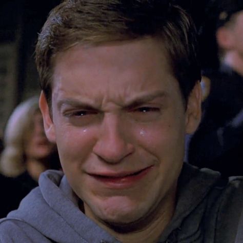 Tobey Maguire Crying, Spiderman Tobey, Toby Maguire, Tobey Maguire, Spiderman Movie, Kirsten Dunst, Team 7, Peter Parker, Famous Celebrities