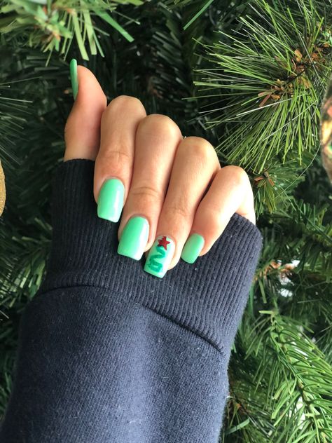 Neon Green Christmas Nails, Lime Green Christmas Nails, Green Nails Christmas, Bright Green Nails, Lime Green Christmas, Green Christmas Nails, Nails Christmas, Green Nails, Green Christmas