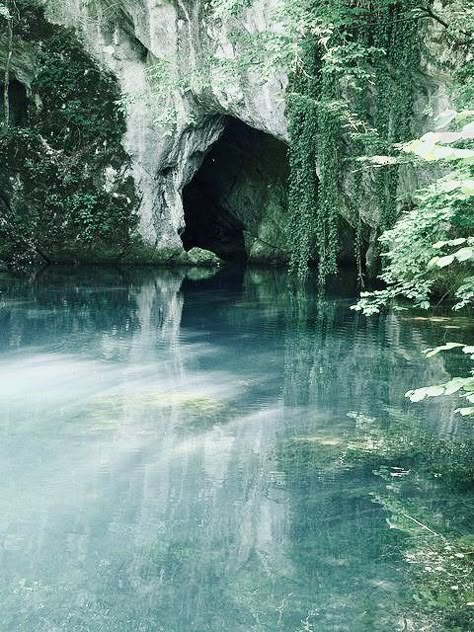 Mermaid Grotto Aesthetic, Tress Of The Emerald Sea Aesthetic, Tress Of The Emerald Sea, Mermaid Grotto, Mermaid Cove, Sea Aesthetic, Water Aesthetic, Mermaid Pictures, Mermaid Core