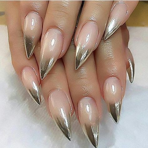 Chrome tips  yes please!                                                                                                                                                                                 More Emerald Nails, Unghie Nail Art, Chrome Nails Designs, Super Nails, Fabulous Nails, Manicure E Pedicure, Nail Polishes, Chrome Nails, Powder Nails