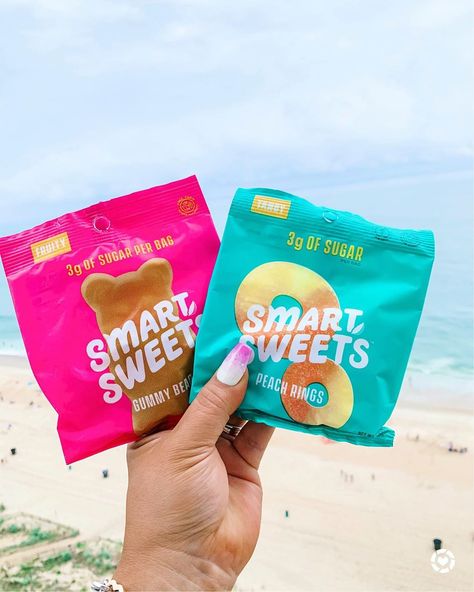 Amy Connolly on Instagram: “Sun, Surf & Snacks🏄🌊💙🏖 ⁣⁣ @smartsweets have been our go to sweet snack this vacation 💕 ⁣ Kick Sugar, Keep Candy 🍬 Every ingredient…” Choco Fresh, Smart Sweets, Fish Candy, Healthy Candy, Better Food Choices, Sweets Candy, Organic Snacks, Food Wishes, Grocery Foods