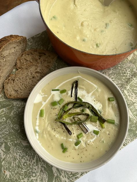 Charred Scallion Potato Soup — All Types Of Bowls Scallion Soup, Types Of Bowls, Vegetarian Gluten Free, Creamed Leeks, Chicken Pot Pie Soup, Pot Pie Soup, Loaded Potato Soup, Creamy Potato Soup, Pasta Sides