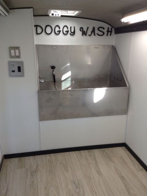 Dog Grooming Van Mobile, Dog Grooming Uniform, Dog Grooming Salon Paint Colors, Dog Grooming Van Ideas, Mobile Grooming Ideas, Dog Grooming Aesthetic, Mobile Grooming Trailer, Small Dog Grooming Salon Ideas, Dog Grooming Trailer