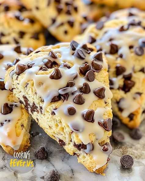 Chocolate Chip Scones Scone Recipe With Heavy Cream, Recipe Heavy Cream, Chocolate Chip Scones Recipe, Recipes To Bake, Snacking Cake, Chocolate Chip Scones, Cooking Fever, Scones Recipe Easy, Homemade Chocolate Chips