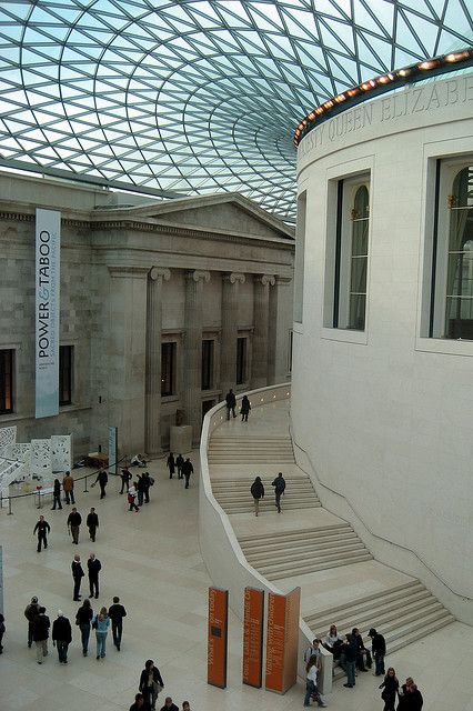 London Bloomsbury, British Museum London, The British Museum, London Places, Uk London, London Town, Visit London, Glass Ceiling, England Travel