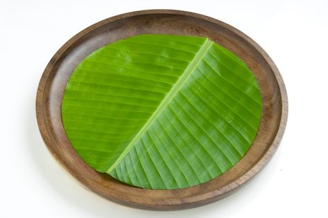 Banana Leaf Plates, Leaf Plate, Green Banana, Wooden Plate, Leaf Plates, House Vector, Pink Themes, Wooden Plates, Iconic Photos