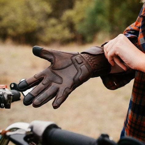 Motorcycle Lifestyle, Street Fighter Motorcycle, Racer Jackets, Cafe Racer Helmet, Best Cafe, Leather Work Gloves, Brown Leather Gloves, Leather Motorcycle Gloves, Мотоциклы Cafe Racers