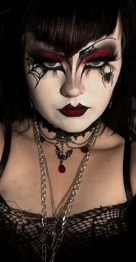 Gothic Valentines Makeup, Red Trad Goth Makeup, Goth Festival Makeup, Pink Trad Goth Makeup, Unique Goth Makeup, Cool Make Up, Colorful Goth Makeup, Trad Goth Makeup 80s, 80s Goth Makeup